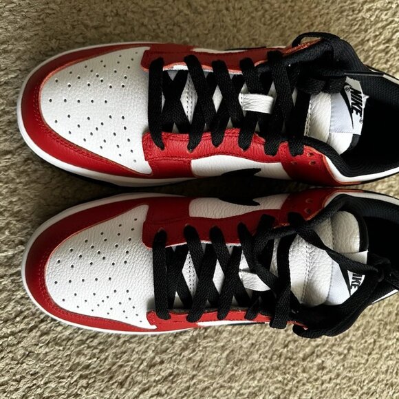 Nike By You Dunk Low Chicago Red Black White FN0569-900 - Men's Size 9 - Picture 2 of 6